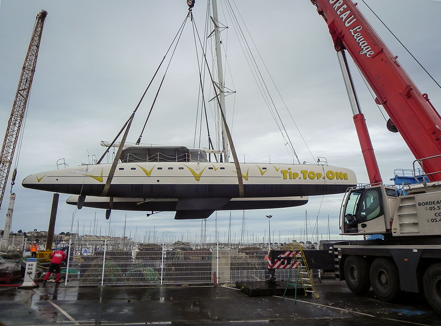 Déplacement du catamaran vers le quai